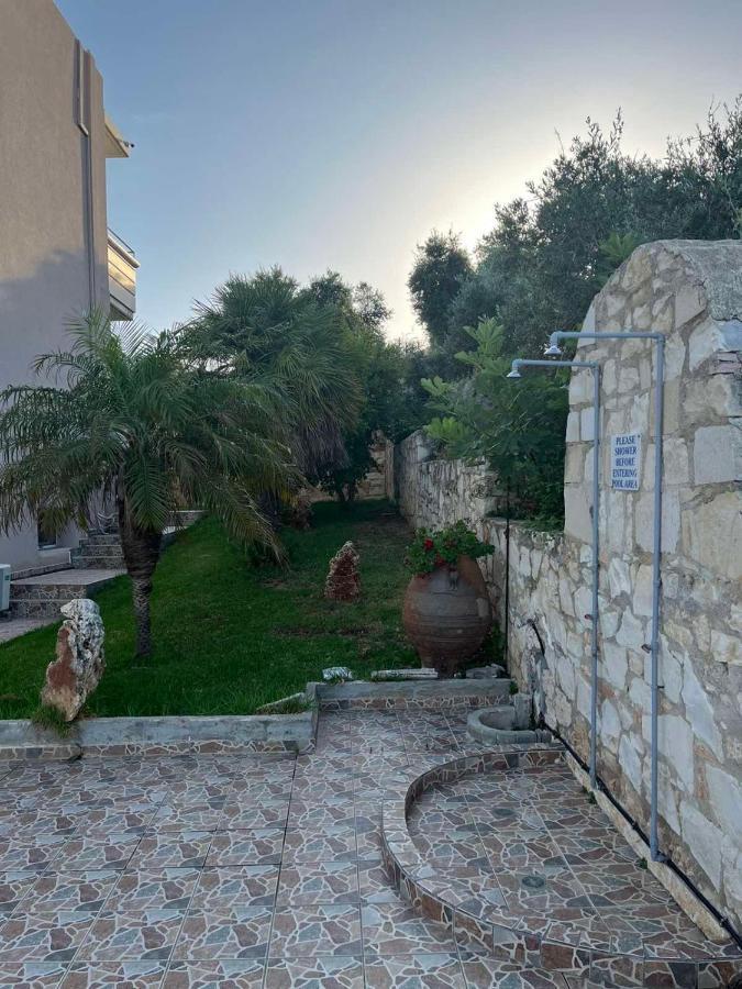 Cactus Apts. * La Canée